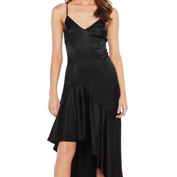 Bardot Dresses & Skirts - NEW BARDOT ARELLA DRESS